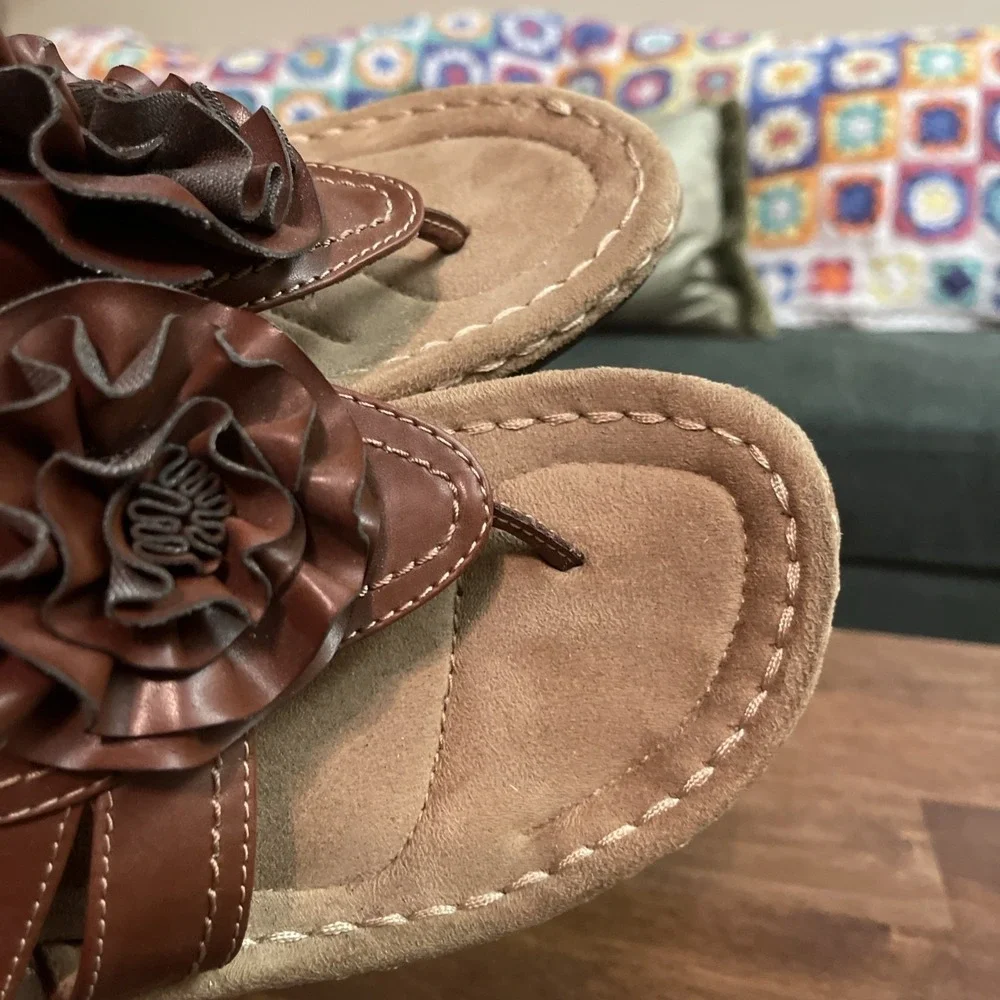 Cliffs by White Mountain Brown Floral Slide Sandals Womens 8 Casual Boho Leather